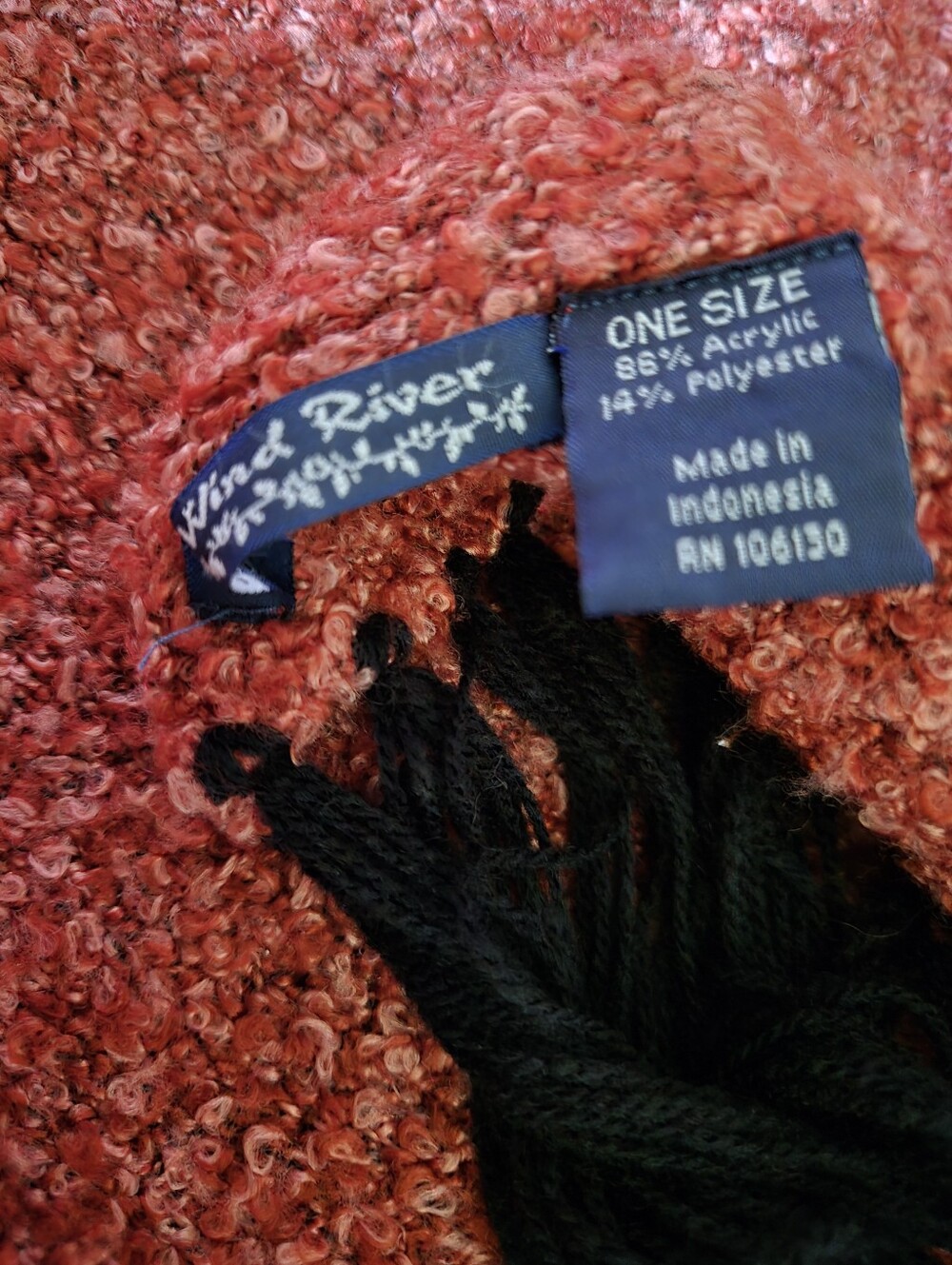 Red Shawl - Picture 3 of 3